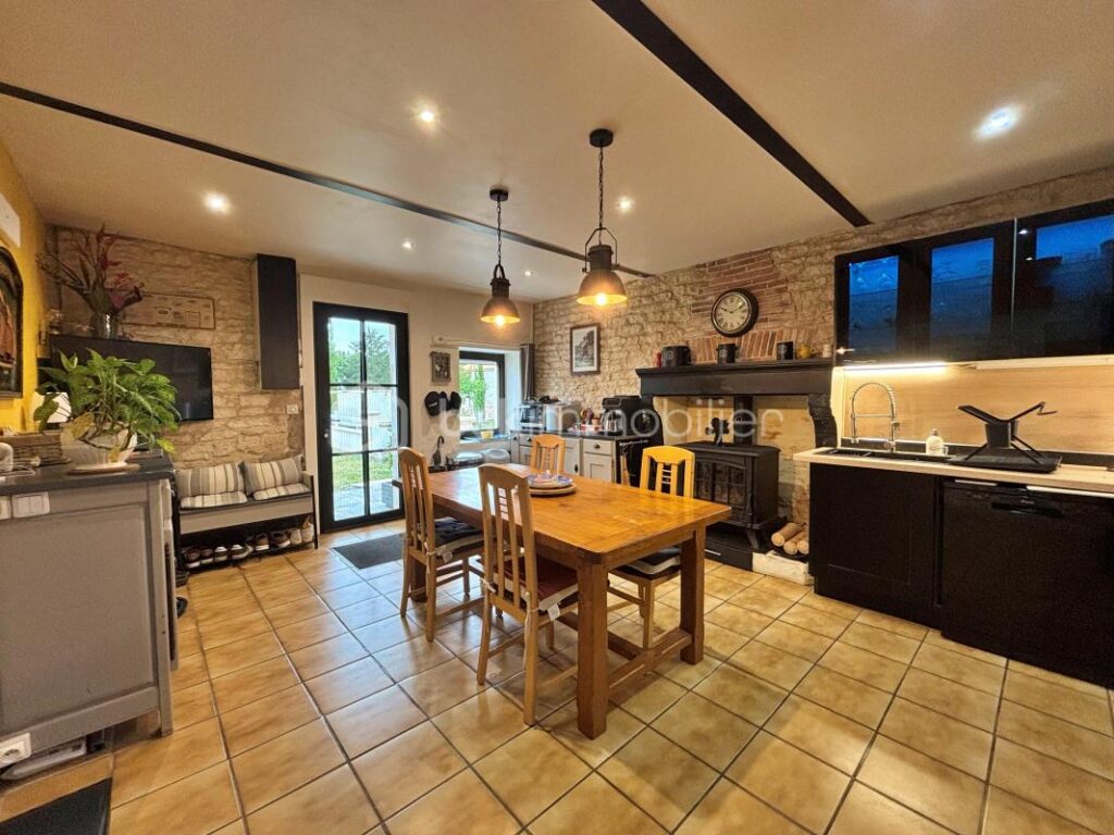 Élégante maison de campagne avec piscine – 5 pièces – 4 chambres – 150 m²