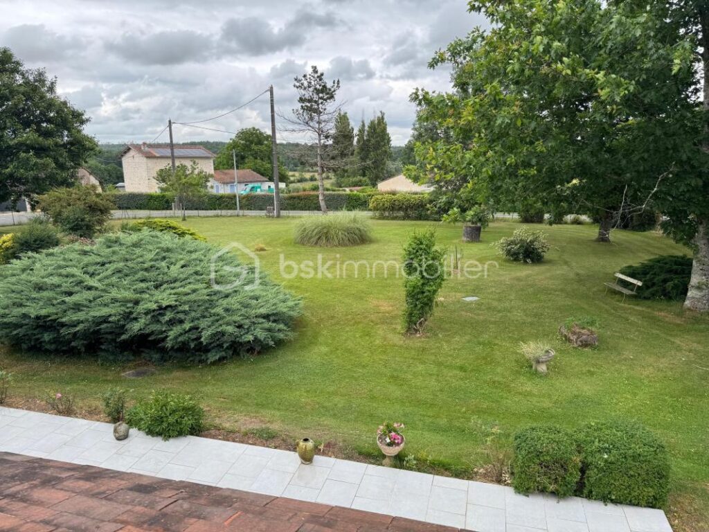 Maison périgourdine – 6 pièces – 4 chambres – 159 m²