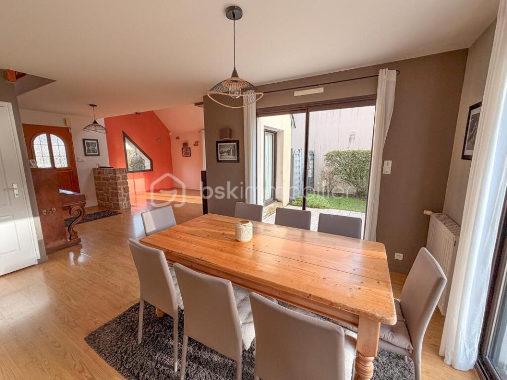 PLOEREN – Superbe Maison de 102 m2 – Superbe environnement – 5 pièces – 3 chambres – 102 m²