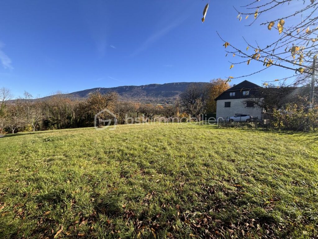 Terrain constructible de 1723 m² sur la commune de Gruffy 74 – NR pièces – NR chambres – 1723 m²