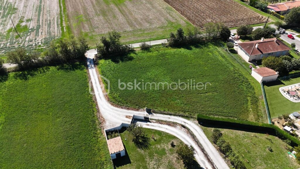 Beau terrain vue Pyrénées à Escalquens – NR pièces – NR chambres – 1094 m²