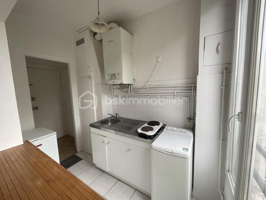 Appartement 2 pièces avec cave en sous-sol, proche métro 7 quatre chemins et RER E Pantin – 2 pièces – 1 chambre – 35 m²