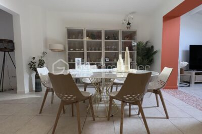 🏡 Rare en centre-ville de Bergerac – Maison 146 m² avec jardin et double garage – 6 pièces – 3 chambres – 146 m²