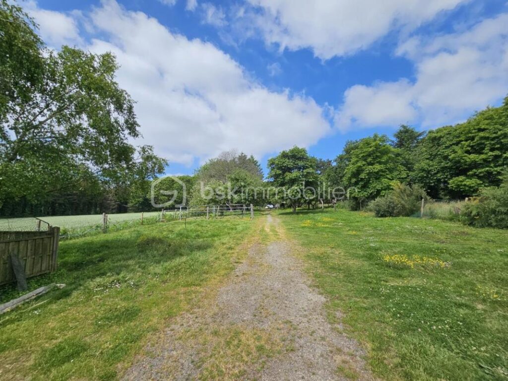 SOUS OFFRE D’ACHAT / Maison à la nantaise 127m² / 5 chambres / 3000m² de terrain – 6 pièces – 5 chambres – 127 m²