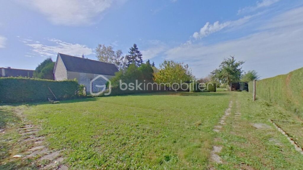 Maison de Campagne de plain pied de 132 m² avec grenier aménageable dans un environnement verdoyant – 5 pièces – 3 chambres – 132 m²