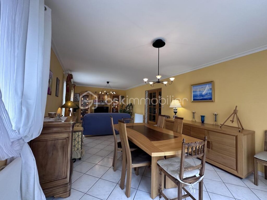 Maison 5 pieces avec terrain de 1500m² à Saint étienne de Crossey – 5 pièces – 4 chambres – 121 m²