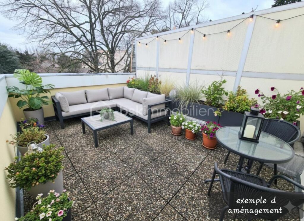 Charmant F2 avec terrasse – Dernier étage, vue dégagée sur les vignes – 2 pièces – 1 chambre – 54 m²