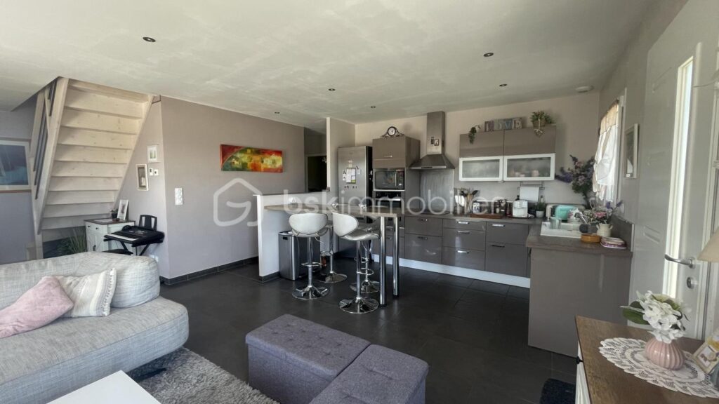 Maison récente – 7 pièces – 4 chambres – 140 m²