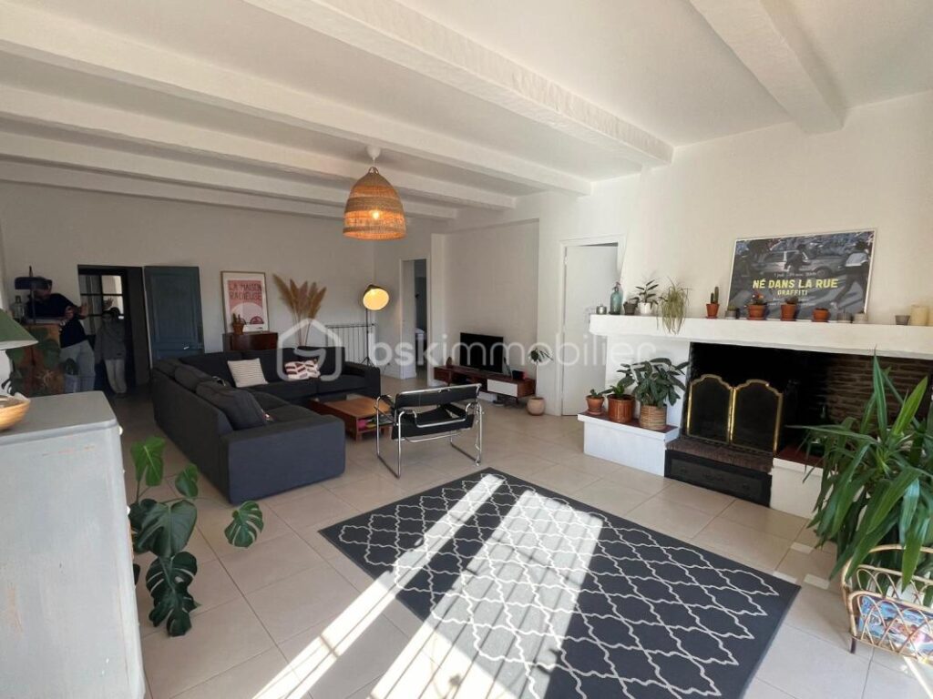 Haut de villa de charme – 4 pièces – 3 chambres – 128 m²