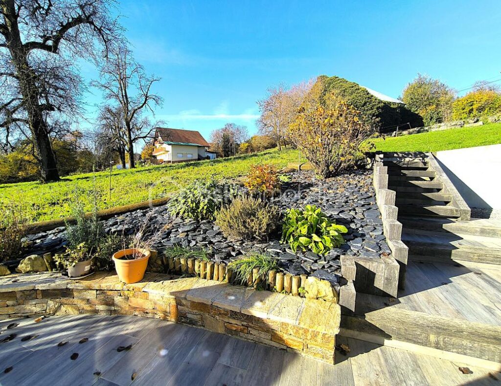 JOLIE MAISON 158m2 – 5 pièces – 4 chambres – 158 m²