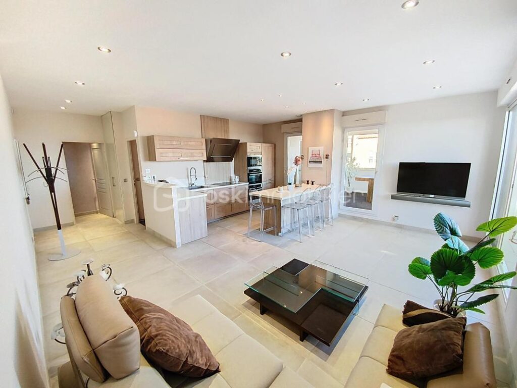 •⁠ ⁠COUP DE COEUR – LATTES PORT ARIANE- RARE – VUE EXCEPTIONNELLE- APPARTEMENT T3 DE STANDING 89m2- DEUX GARAGES BOX – DEUX PLACES DE PARKING * – 3 pièces – 2 chambres – 89 m²