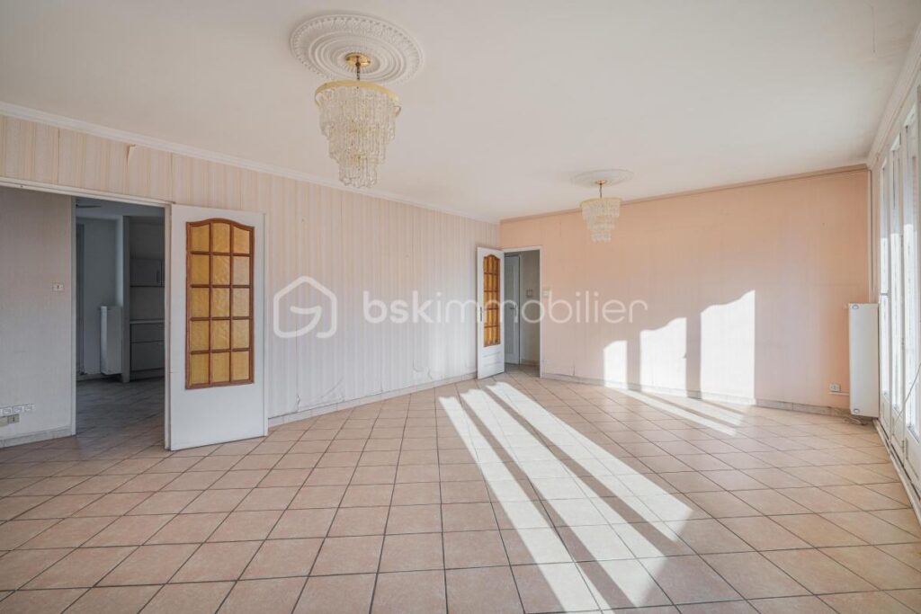 Appartement familial et lumineux avec balcon et vue dégagée – Le Pont de Claix – 5 pièces – 3 chambres – 81 m²