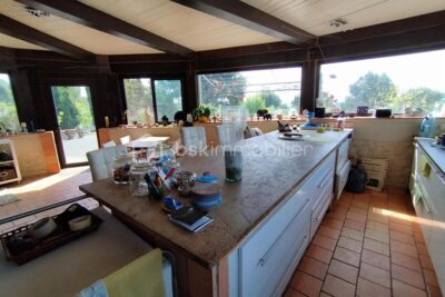 Propriété de 2 habitations et hangars – NR pièces – 8 chambres – 402 m²