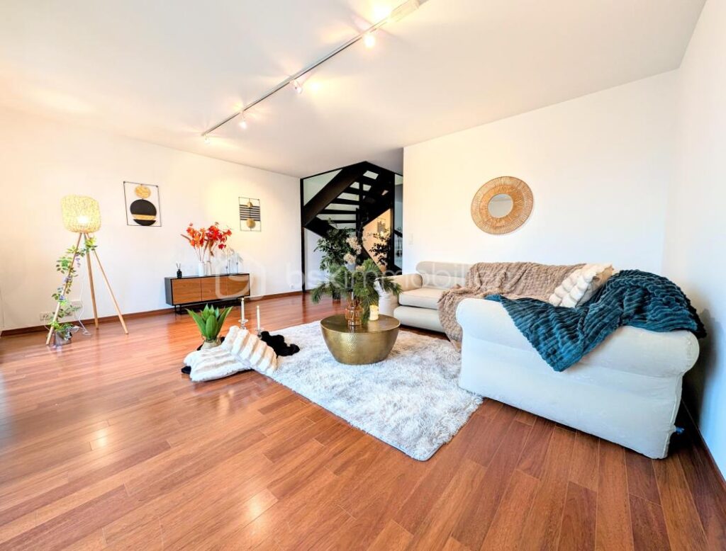 💎 APPARTEMENT D’EXCEPTION : DUPLEX DE STANDING AVEC VUE CATHÉDRALE ! ‘Le prestige du Dernier Étage’ – 6 pièces – 4 chambres – 135 m²