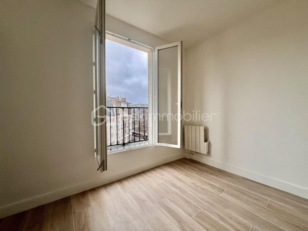 Studio de 16,28 m2 au 5ème et dernier étage, lumineux, BOULEVARD NEY – Paris XVIIIème – 1 pièce – NR chambres – 16 m²