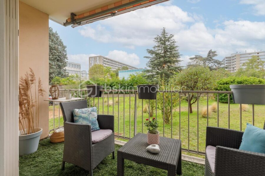 Appartement à vendre à Lyon 8e arrondissement — Vue nature — photo 1