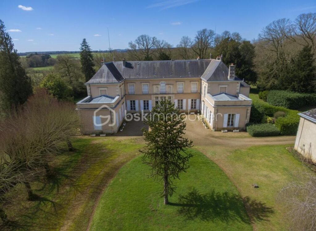 Magnifique Chateau du XIX éme , dépendances, Maison de gardien/gite, parc arboré de 9,5 hectares – 15 pièces – 8 chambres – 632 m²