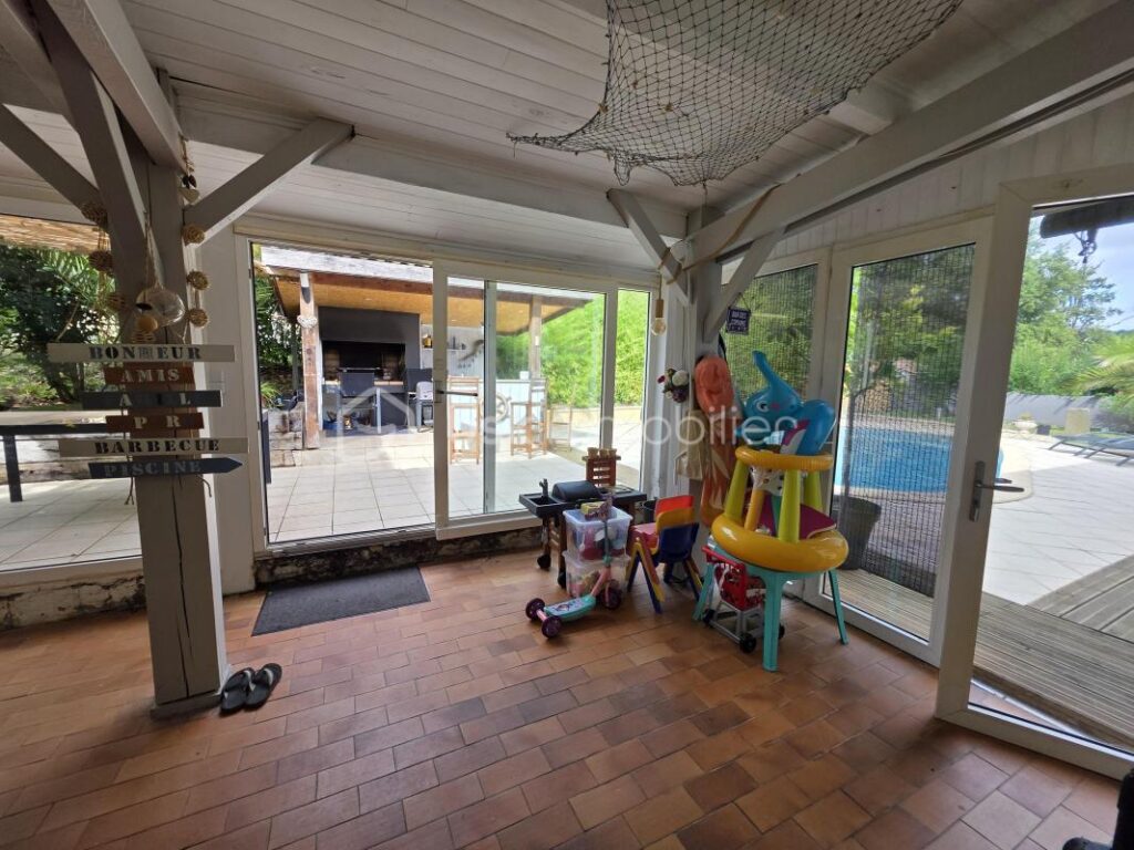 MAISON 128 m²- 4 CHAMBRES- PISCINE- POOL HOUSE- GARAGE – 5 pièces – 4 chambres – 128 m²