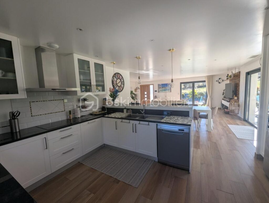 Maison plain pied récente – 5 pièces – 3 chambres – 135 m²