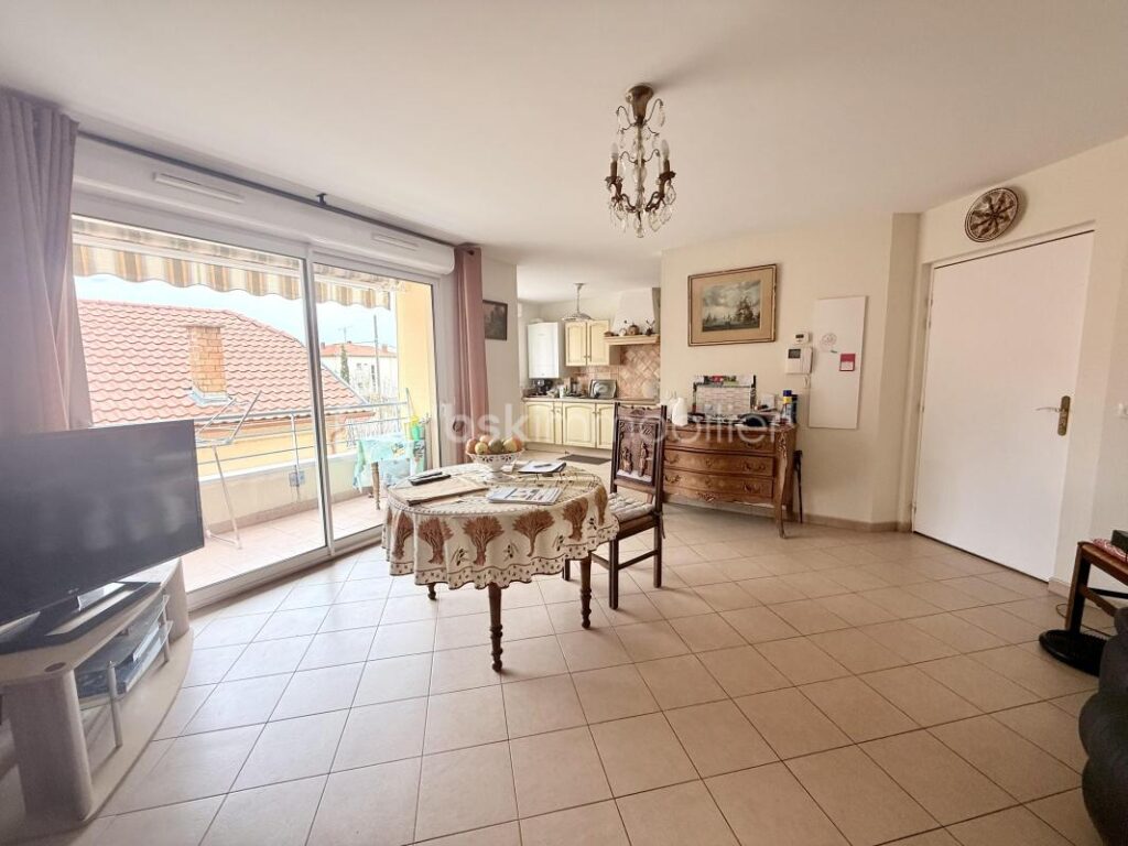 Appartement 3 pièces 66m² avec Balcon, Garage et Cave – Centre-ville de Digne-les-Bains (04) – 3 pièces – 2 chambres – 66 m²