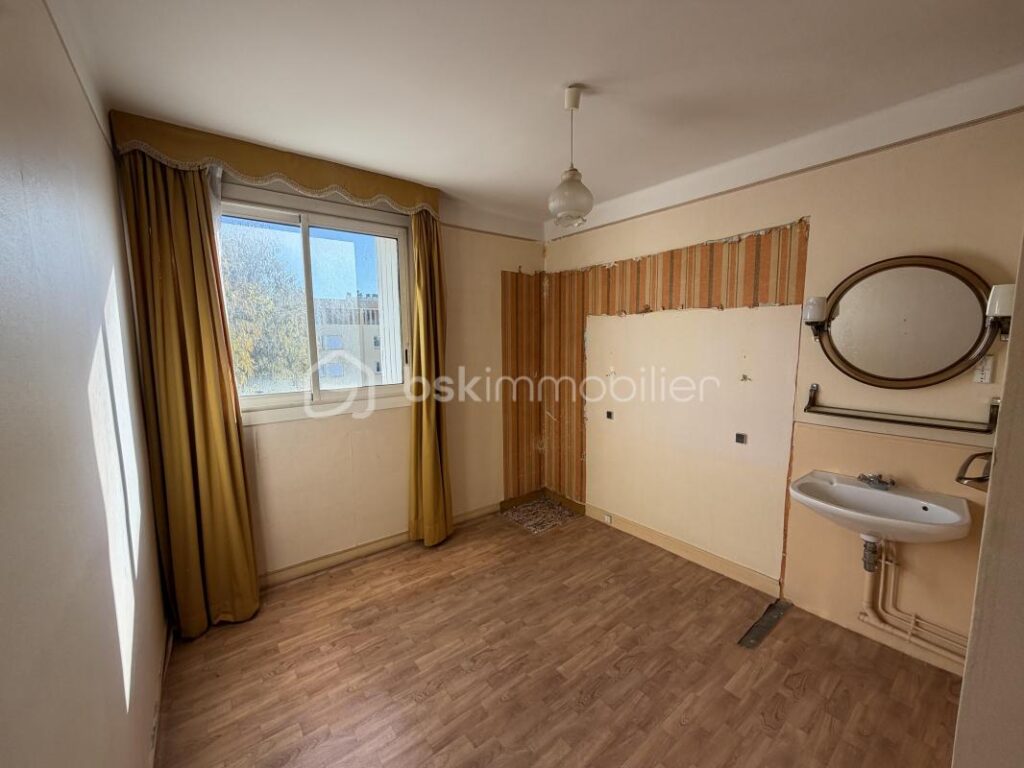 T4 duplex 67,5 m² dernier étage – loggia, garage, cave, parking – Hyères Ouest – 4 pièces – 3 chambres – 67 m²