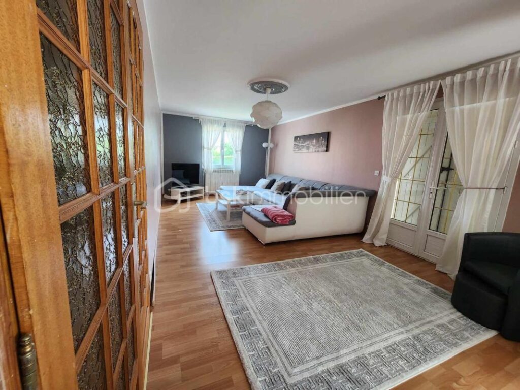 Charmante maison familiale avec sous-sol totale – 7 pièces – 5 chambres – 173 m²