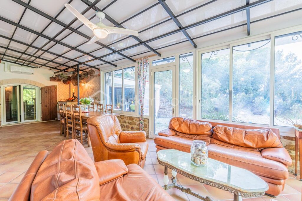 MAISON DE CHARME AU PRADET – LES OURSINNIÈRES – 7 pièces – 4 chambres – 192 m²