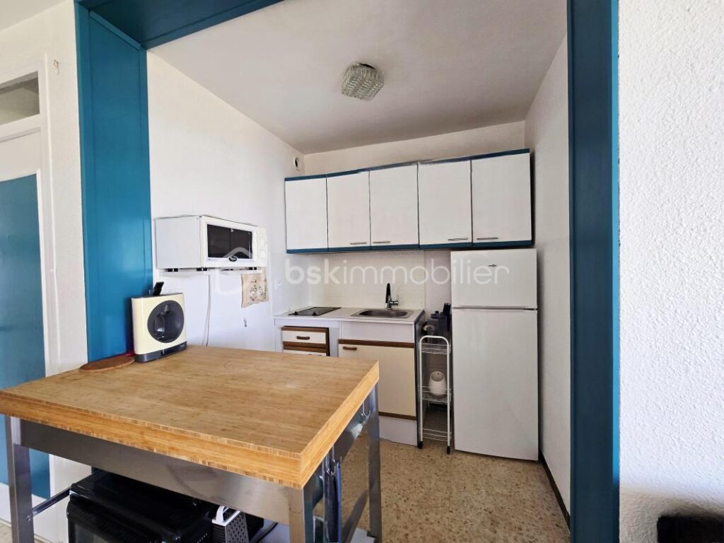 EN EXCLUSIVITE – VUE – COIN NUIT – 1 pièce – NR chambres – 27 m²