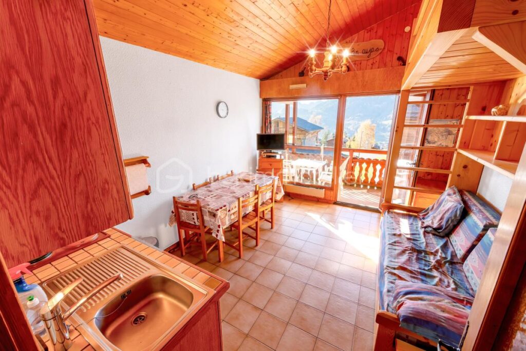 73950 – CREST-VOLAND – APPARTEMENT F2, 28M2 – PETITE COPROPRIÉTÉ – ENSOLEILLÉ, CALME – PROCHE REMONTÉES ET PROCHE CENTRE VILLAGE – 2 pièces – NR chambres – 28 m²