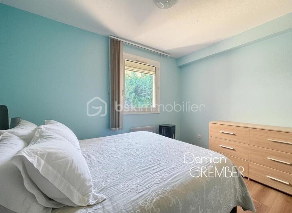 🌿 Charmant T3 rénové de 48 m² avec terrasse, vue pinède & piscine 😍 – 3 pièces – 2 chambres – 47 m²