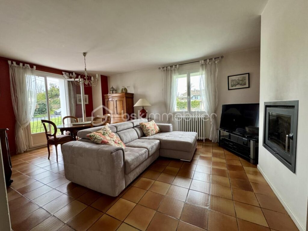 Maison 79m2 – 2 chambres – Sous-sol complet – terrain 706m2 – 4 pièces – 2 chambres – 79 m²