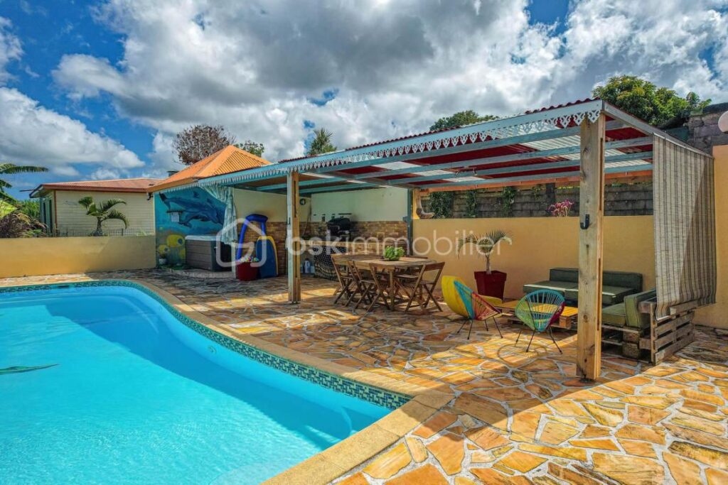 Villa F5 avec Vue Mer, Piscine et Gîte Indépendant – Saint-Joseph (97480) – 7 pièces – 5 chambres – 210 m²