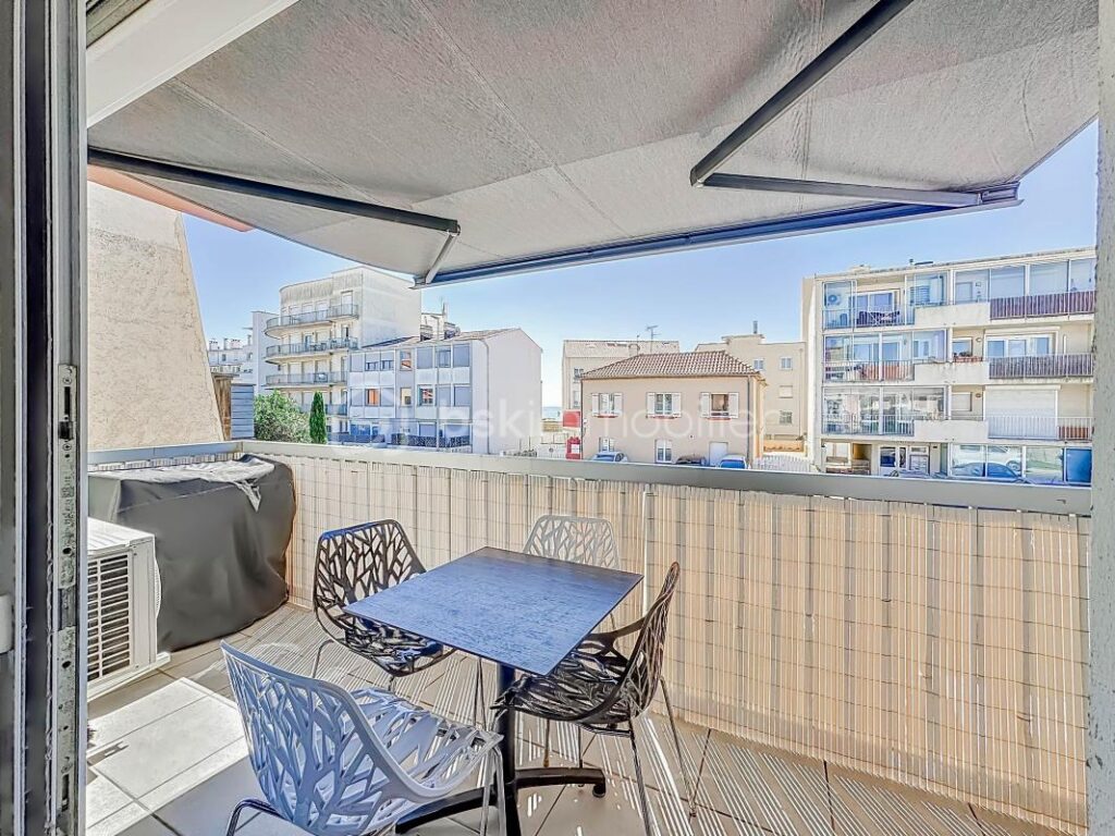 EXCLUSIVITE *** Magnifique Appartement T2 entièrement rénové avec terrasse et parking à PALAVAS *** – 2 pièces – 1 chambre – 40 m²