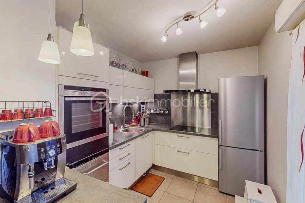 Anglet -T3 lumineux avec terrasse de 28 m2 et parking sécurisé – 3 pièces – 2 chambres – 61 m²