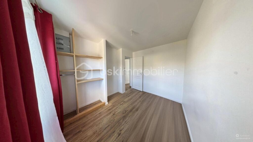 Maison avec 3 Chambres et sous sol semi-amenagée – 4 pièces – 3 chambres – 93 m²