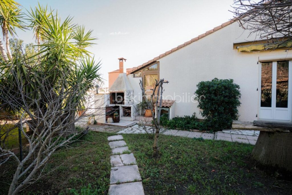 Maison plain pied 3 chambres avec piscine et grand terrain – 4 pièces – 3 chambres – 97 m²