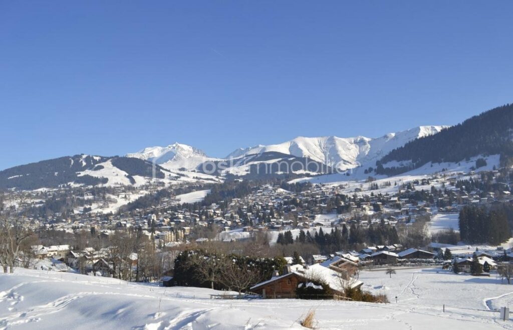 Appartement rénové 73 m² – Dernier étage – Traversant – Vue Mont-Blanc – Megève (Le Villaret) – 4 pièces – 3 chambres – 73 m²