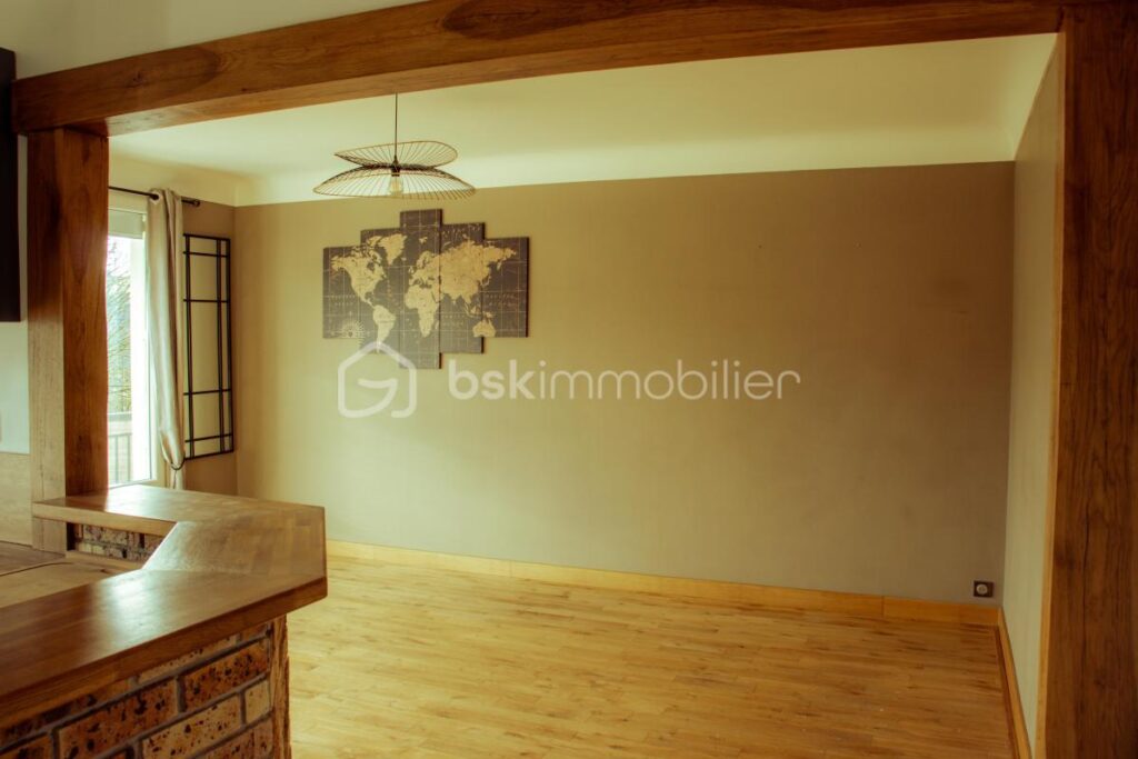 T3 avec balcon, cave et garage, proche du centre-ville – 3 pièces – 2 chambres – 62 m²