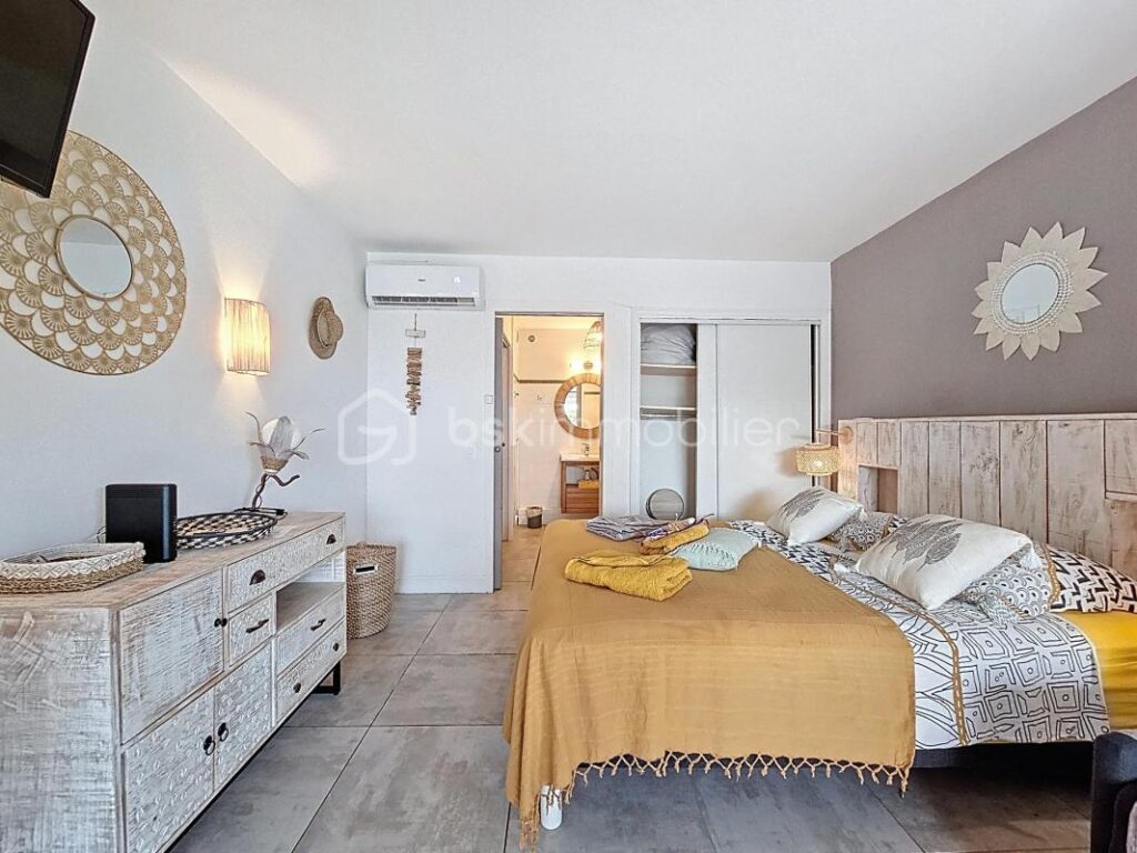 Quart de villa et sa cave Anse des Rochers piscine et plage – 1 pièce – 1 chambre – 21 m²