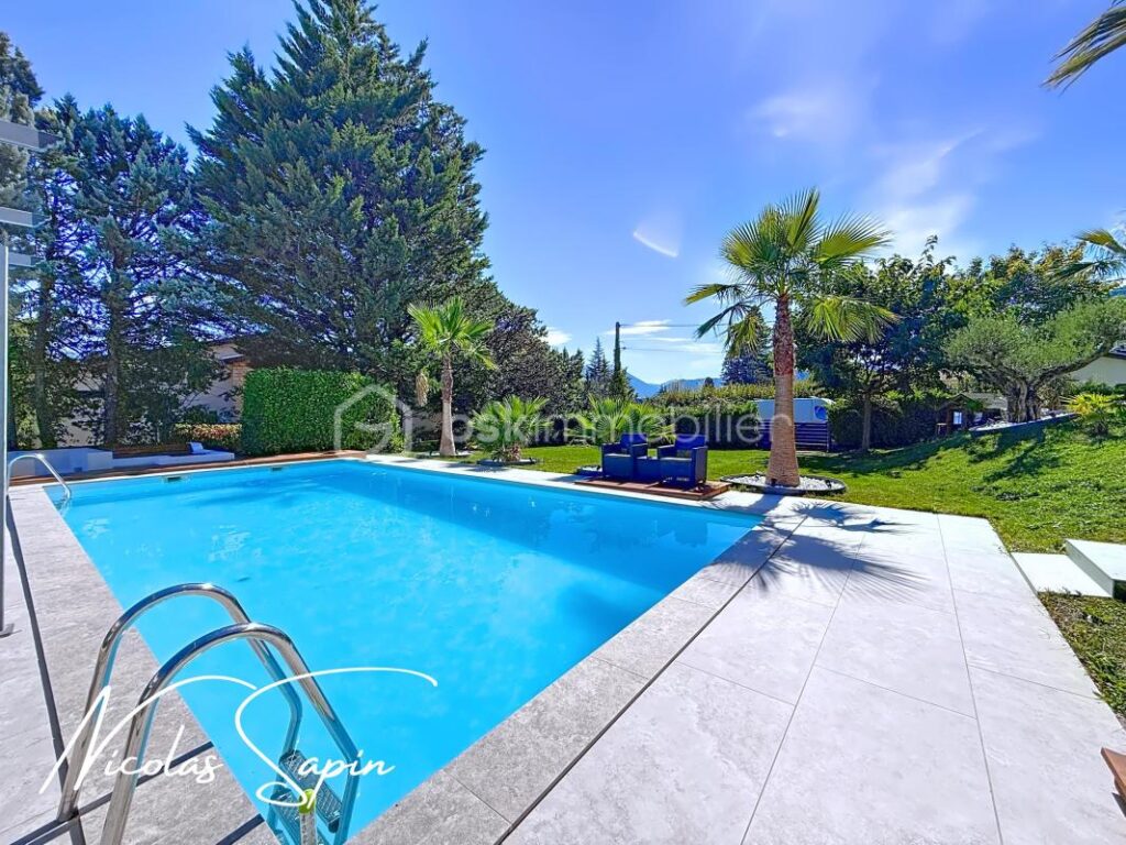 Maison d’architecte de 188m2 avec piscine – 6 pièces – 4 chambres – 188 m²