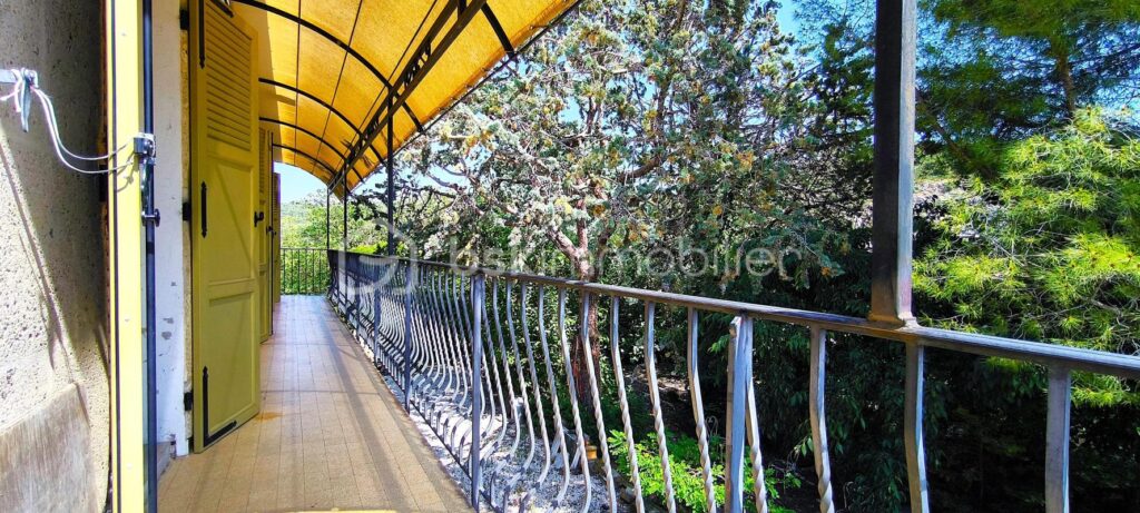 Magnifique maison avec un jardin et un grand garage sur Rognes – 3 pièces – 2 chambres – 95 m²