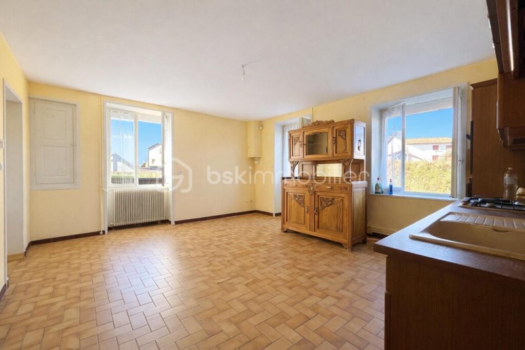 Maison ancienne de caractère – fort potentiel – vue dégagée – 5 pièces – 4 chambres – 104 m²