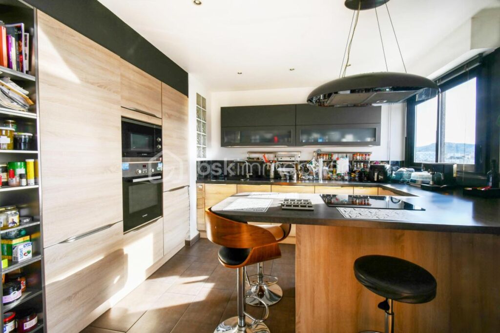 T5/7 lumineux (SO) avec vue mer – Balcon – résidence sécurisée – 5 pièces – 4 chambres – 113 m²