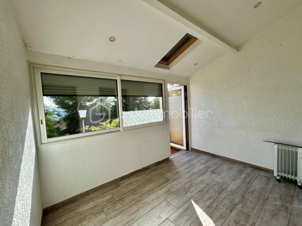 SOLLIES VILLE – CHARMANT PAVILLON T4 + TERRASSE + GARAGE – 4 pièces – 3 chambres – 91 m²