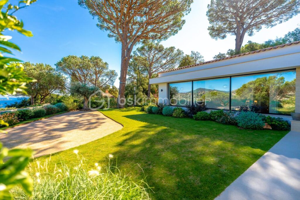 Villa d’exception – Double vue mer dans Golfe de Saint Tropez – 10 pièces – 5 chambres – 370 m²