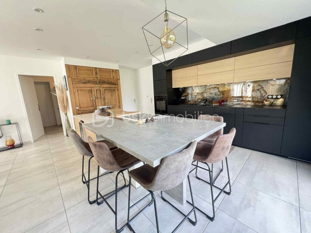 RARE SUR LE MARCHÉ-MAISON CONTEMPORAINE DE 133 M² – 5 pièces – 4 chambres – 133 m²