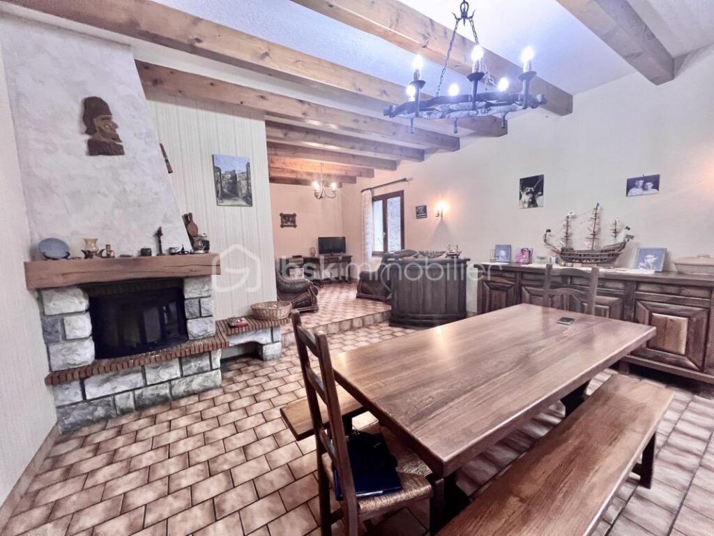 Maison de 100 m² sur terrain de 1500 m² – 4 pièces – 3 chambres – 100 m²