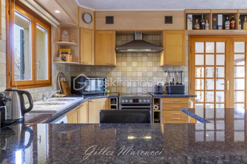 A la recherche d’une maison au calme et confortable ? – 5 pièces – 3 chambres – 174 m²