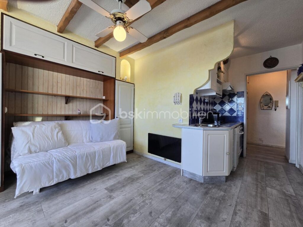 Appartement 2 pièces face au port – 28 m² habitable – 2 pièces – 1 chambre – 23 m²