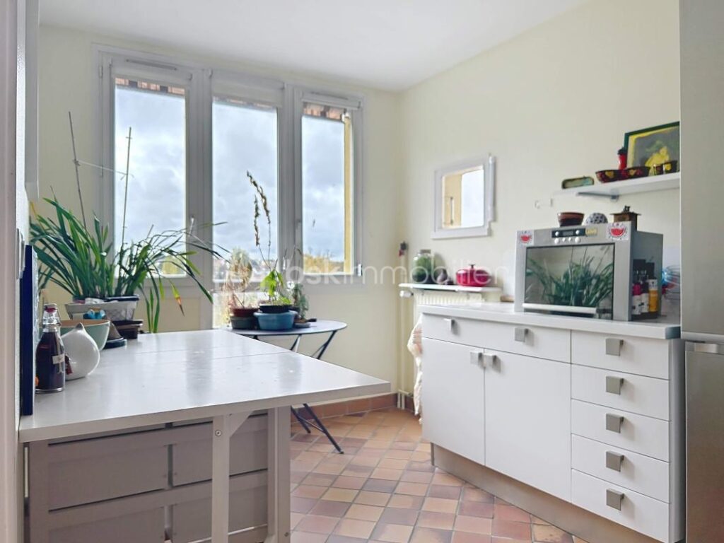 ***DUPLEX AVEC TERRASSE ET BALCONS*** – 5 pièces – 3 chambres – 108 m²